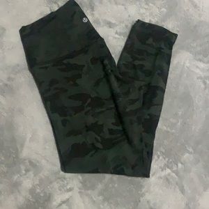 high waisted green camo legging gently used